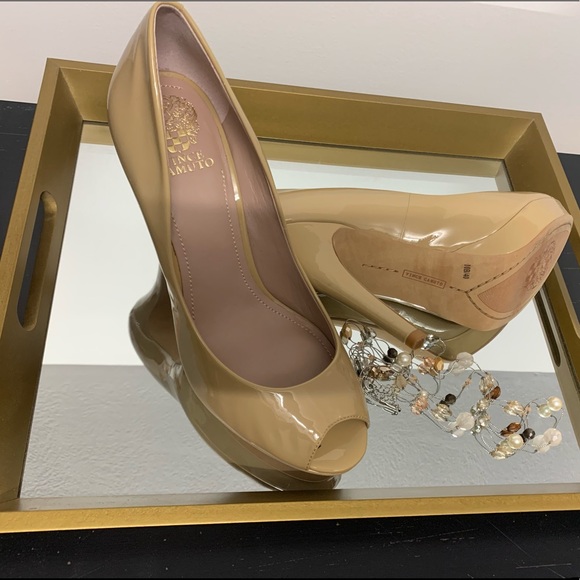 Vince Camuto nude heels - Picture 3 of 3